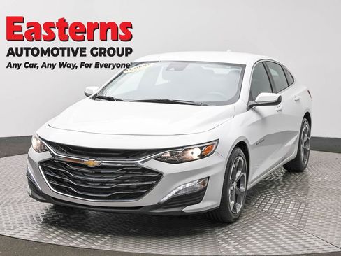 Used 2024 Chevrolet Malibu LT FWD image 1