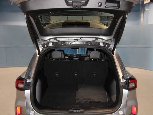 Used 2024 Ford Escape ST-Line w/ Tech Pack #1 FWD image 35