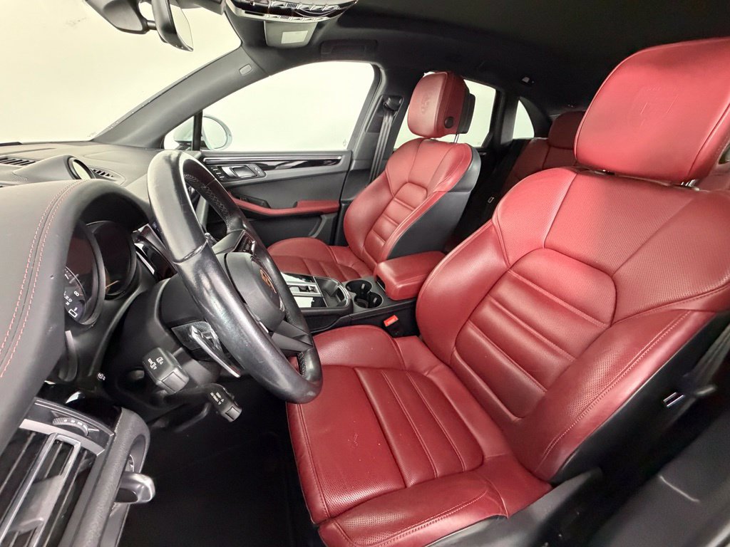 Used 2023 Porsche Macan AWD/4WD image 5