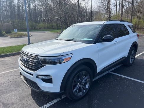 Certified 2022 Ford Explorer XLT w/ Equipment Group 202A image 2
