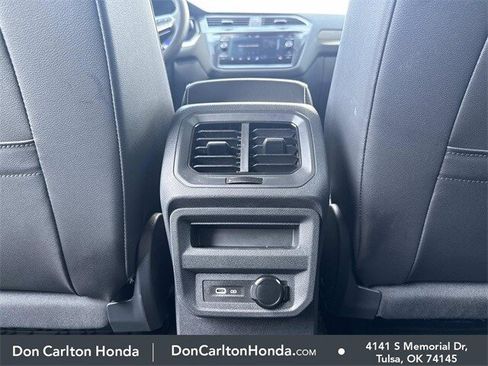 Used 2024 Volkswagen Tiguan SE image 13