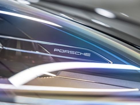 Certified 2026 Porsche Macan AWD/4WD image 14