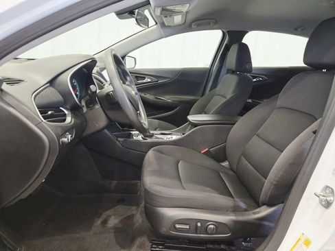 Used 2025 Chevrolet Malibu LT FWD image 8