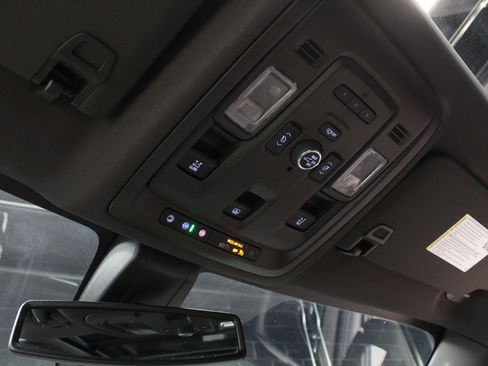 Used 2022 GMC Yukon XL SLT w/ SLT Premium Package AWD/4WD image 24