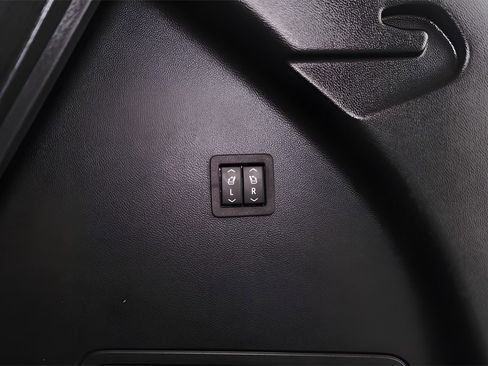 Used 2024 Buick Enclave Avenir image 42