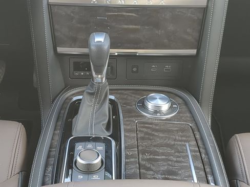 Used 2023 Nissan Armada Platinum w/ Captain's Chairs Package AWD/4WD image 20