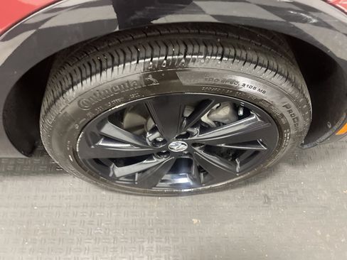 Used 2023 Buick Envision Essence w/ Sport Touring Package image 27