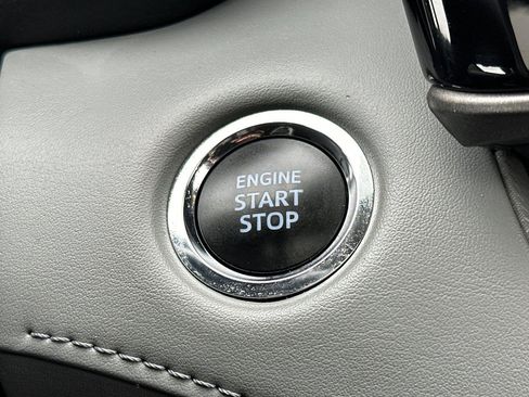 Used 2022 Toyota Highlander XLE image 24