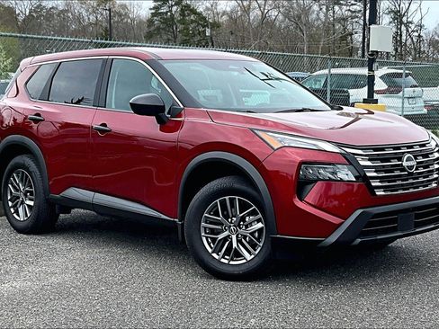 Used 2025 Nissan Rogue S FWD image 33