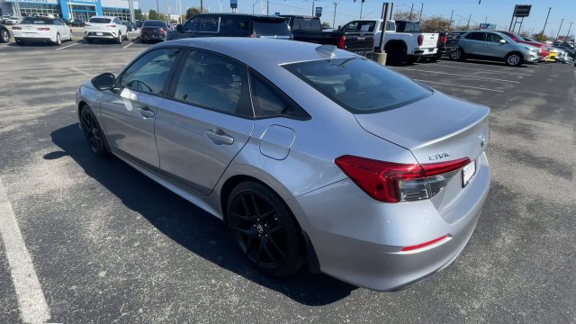 Used 2023 Honda Civic Sport image 8