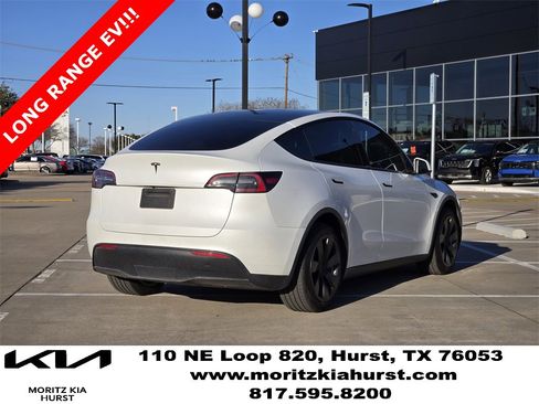 Used 2022 Tesla Model Y Long Range image 4