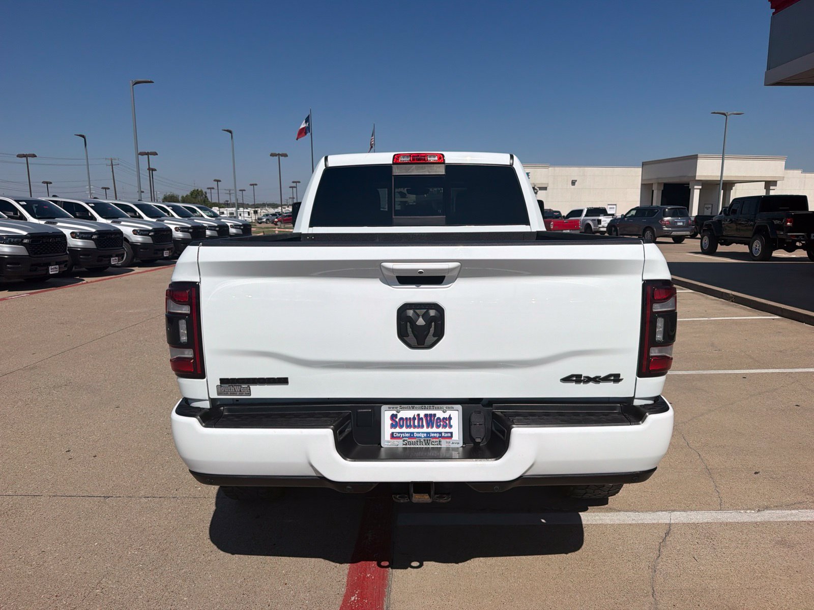 Used 2024 RAM 2500 Big Horn w/ Night Edition AWD/4WD image 6