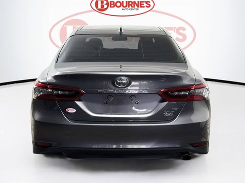 Used 2022 Toyota Camry XLE AWD/4WD image 9