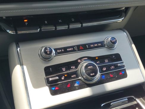 Used 2020 Lincoln Aviator Reserve w/ Equipment Group 202A AWD/4WD image 18