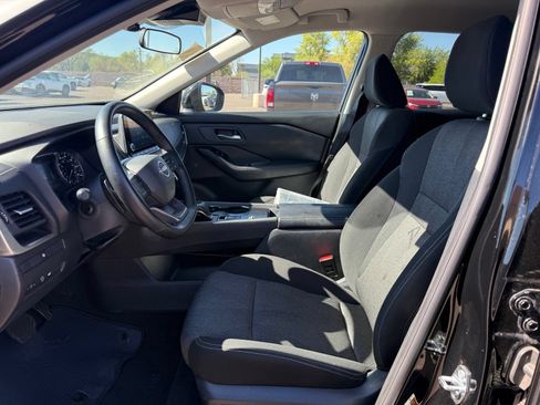 Certified 2025 Nissan Rogue SV FWD image 11