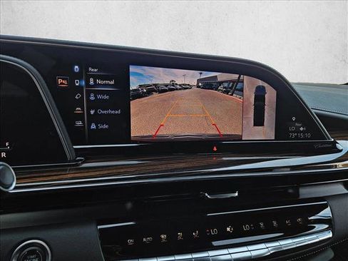 Used 2021 Cadillac Escalade Luxury image 15