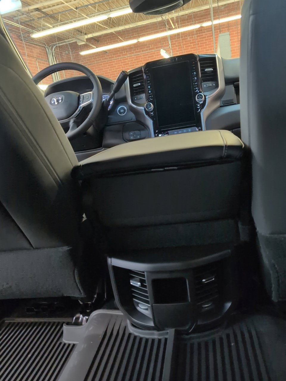 New 2027 RAM 3500 Big Horn AWD/4WD image 25