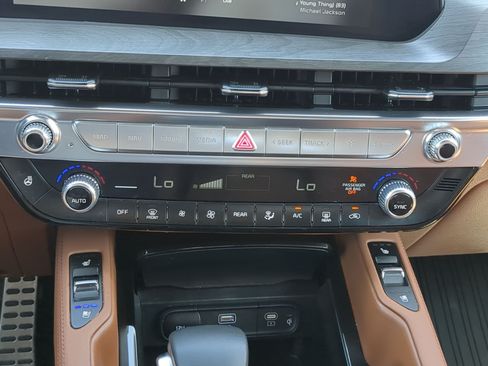 Certified 2024 Kia Telluride SX Prestige X-Line AWD/4WD image 22