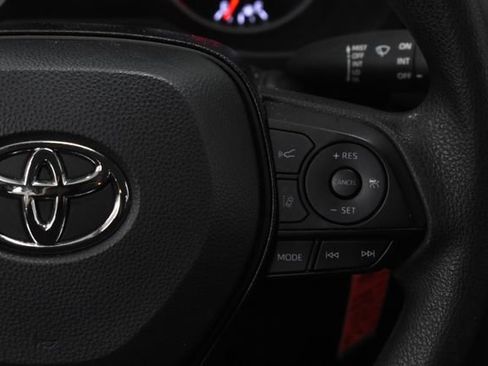 Used 2020 Toyota RAV4 LE image 26