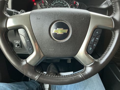 Used 2019 Chevrolet Express 3500 w/ Driver Convenience Package image 11