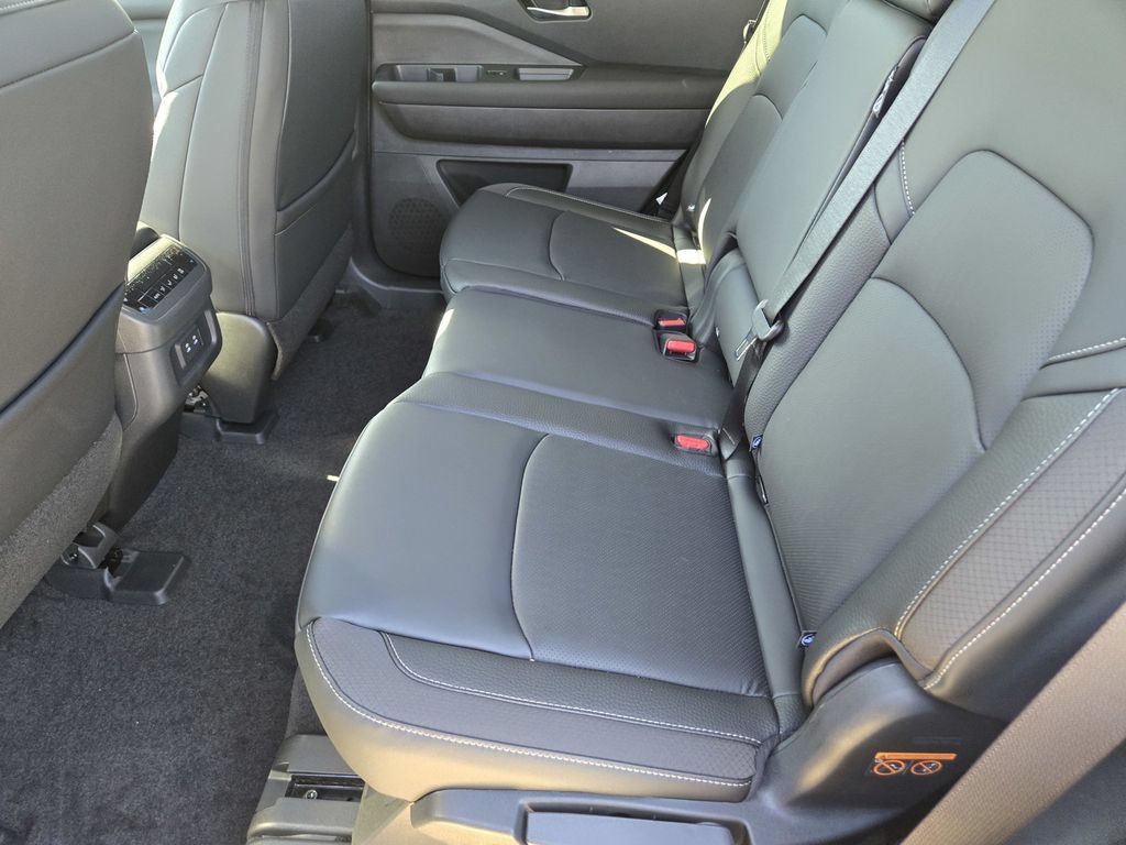 New 2026 Nissan Pathfinder SL w/ Cargo Package AWD/4WD image 9