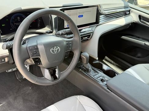 Used 2026 Toyota Camry SE w/ Multimedia Upgrade Package FWD image 10