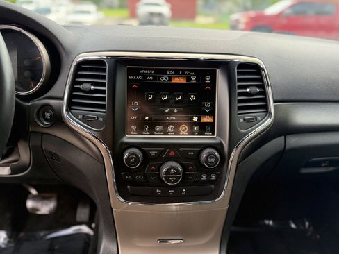 Used 2015 Jeep Grand Cherokee Altitude AWD/4WD image 21