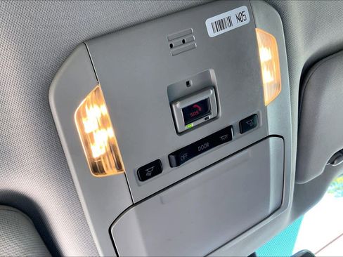 Used 2023 Toyota Highlander LE image 31