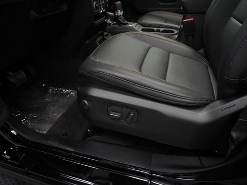 New 2026 Jeep Wrangler Unlimited Sahara AWD/4WD image 29