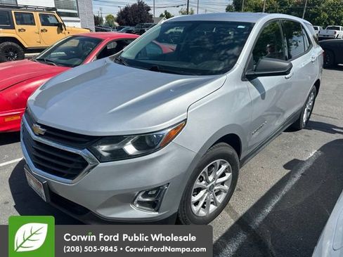 Used 2019 Chevrolet Equinox LS w/ LS Convenience Package FWD image 1