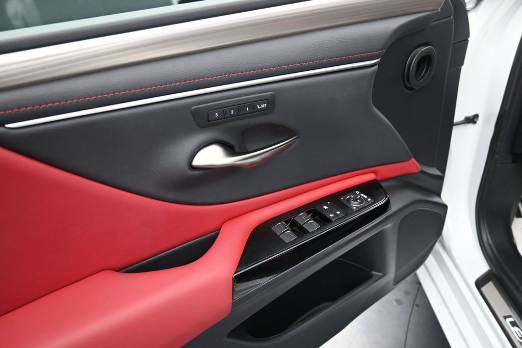 Used 2024 Lexus ES 350 F Sport w/ Accessory Package (Z2) FWD image 26