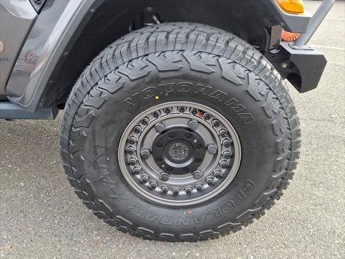 Certified 2021 Jeep Gladiator Mojave image 9