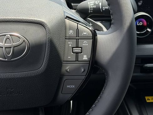 Used 2026 Toyota C-HR AWD/4WD image 15