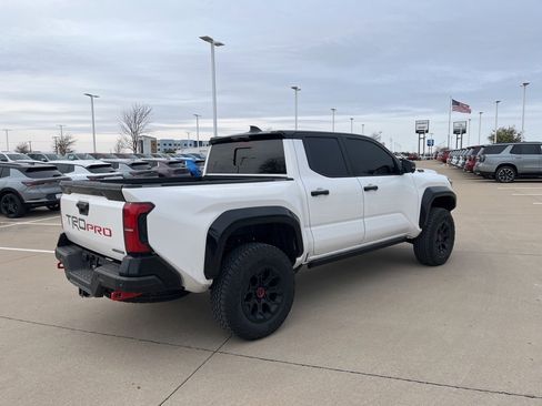 Used 2025 Toyota Tacoma TRD Sport image 7