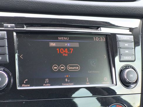 Used 2018 Nissan Rogue S FWD image 16