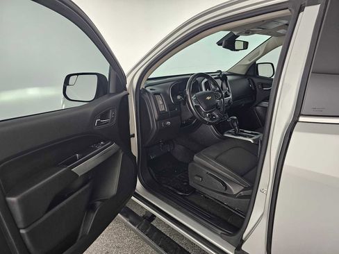 Used 2017 Chevrolet Colorado LT w/ LT Convenience Package image 15