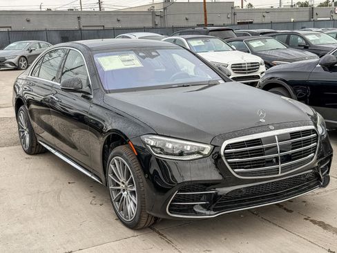 New 2025 Mercedes-Benz S 500 4MATIC image 3