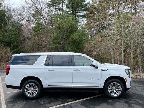 Used 2025 GMC Yukon XL Denali AWD/4WD image 6