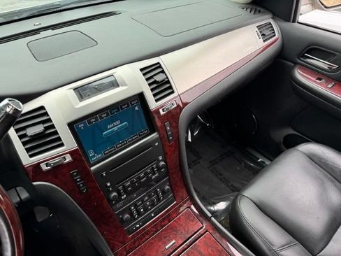 Used 2008 Cadillac Escalade EXT AWD/4WD image 26
