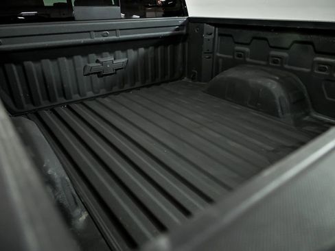Used 2025 Chevrolet Silverado 1500 ZR2 w/ Technology Package AWD/4WD image 9