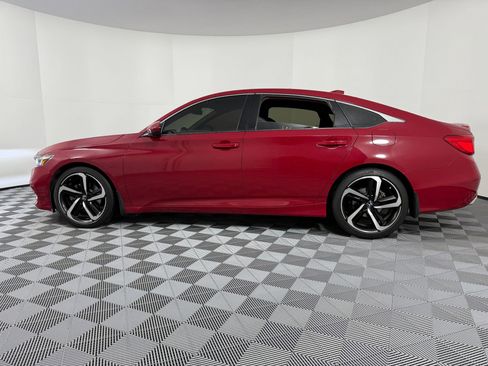 Used 2018 Honda Accord Sport image 2