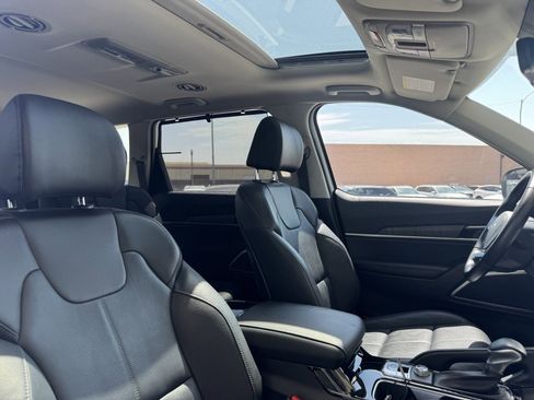Used 2023 Kia Telluride EX w/ EX Captain's Chair Package image 45