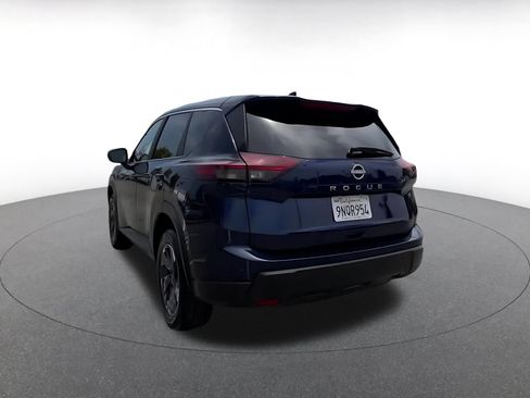 Used 2025 Nissan Rogue SV FWD image 11