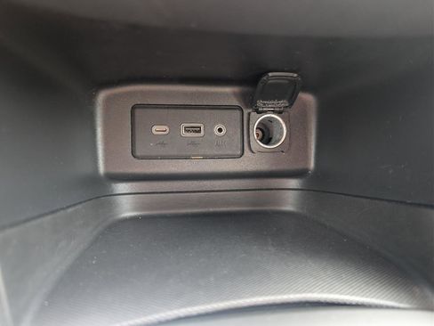 Used 2021 Chevrolet Equinox LT FWD image 28