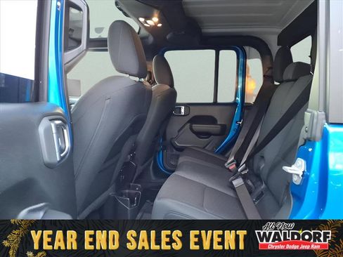 Used 2022 Jeep Gladiator Willys image 10