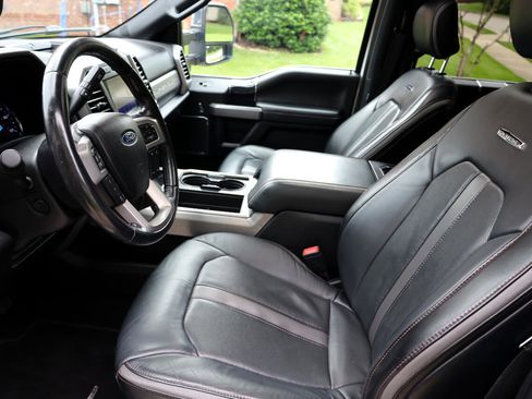 Used 2020 Ford F250 Platinum image 9
