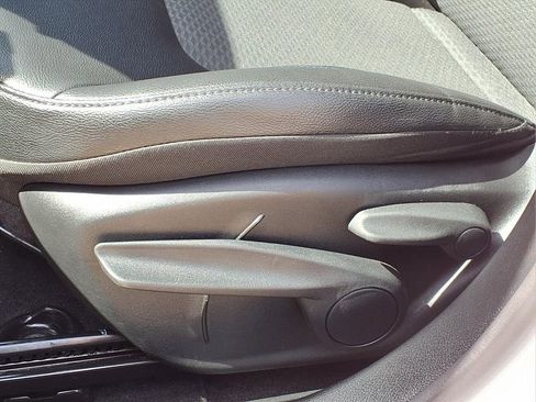 Used 2025 Jeep Compass Latitude w/ Altitude Special Edition image 24