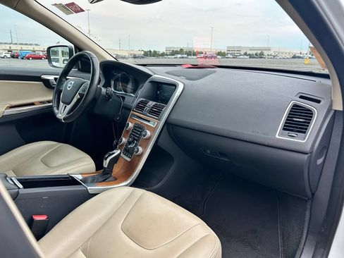 Used 2017 Volvo XC60 T6 Inscription w/ Advanced Package AWD/4WD image 10