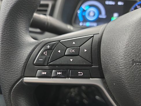 Used 2024 Nissan Leaf S image 28