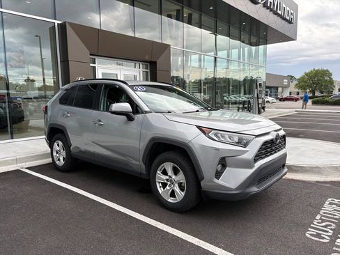 Used 2021 Toyota RAV4 XLE FWD image 7